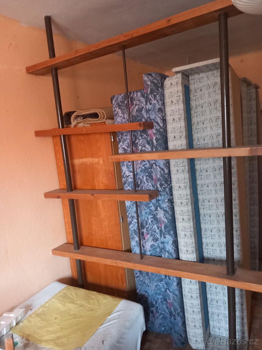 Retro Květinová policová stěna