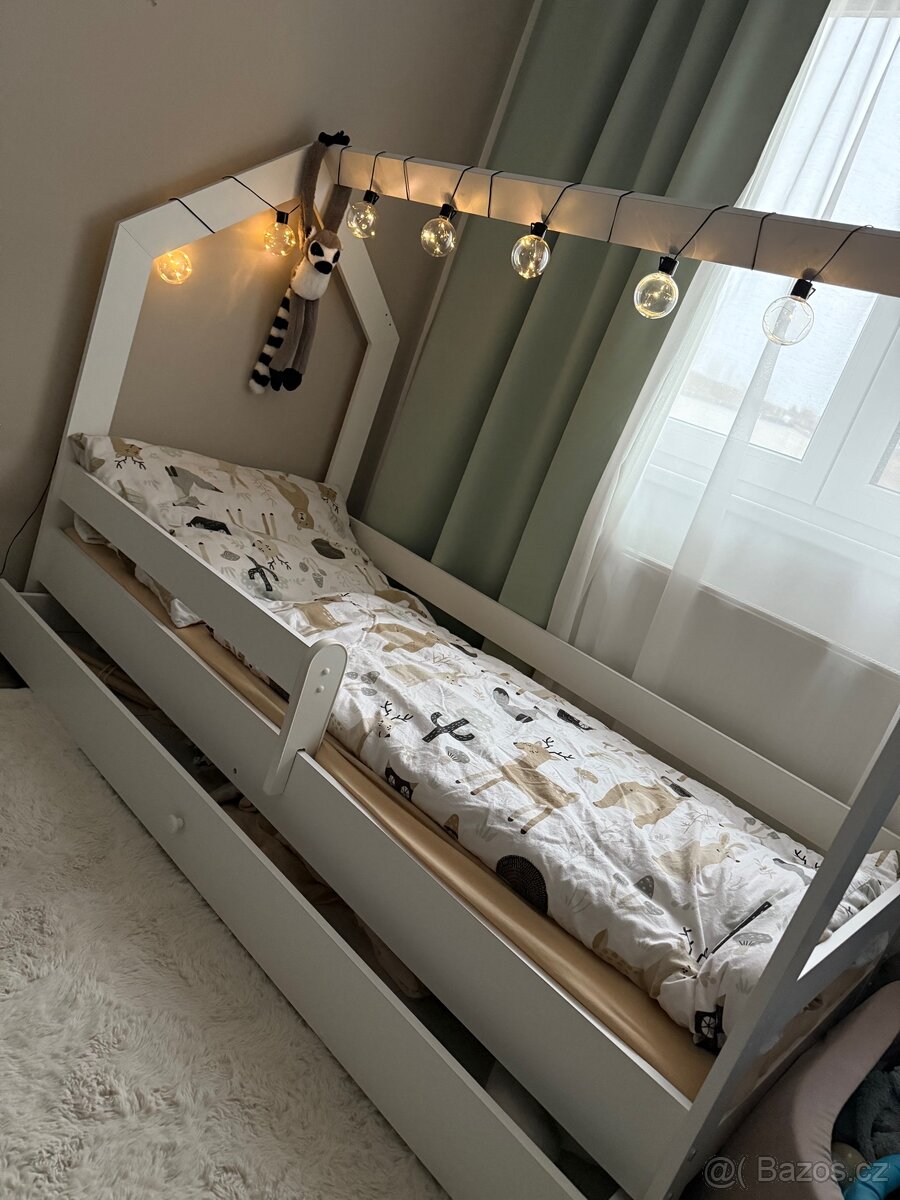 Dětská postel rok stará