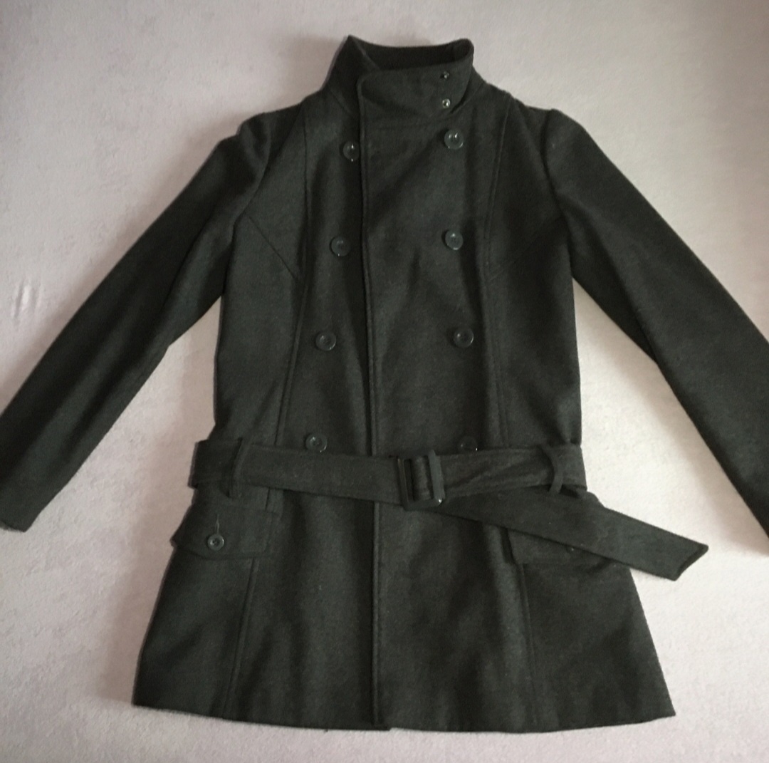 Tmavě šedý dámský podzimní/zimní kabát značky F&F vel. 34