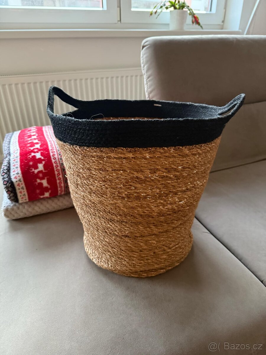 Koš na deky nebo hračky