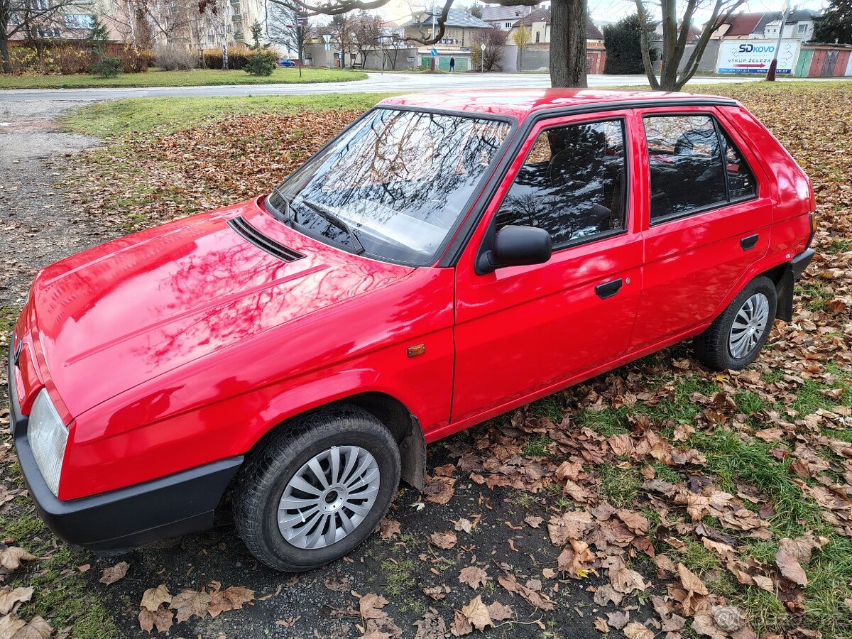 Škoda Favorit 135 LUX