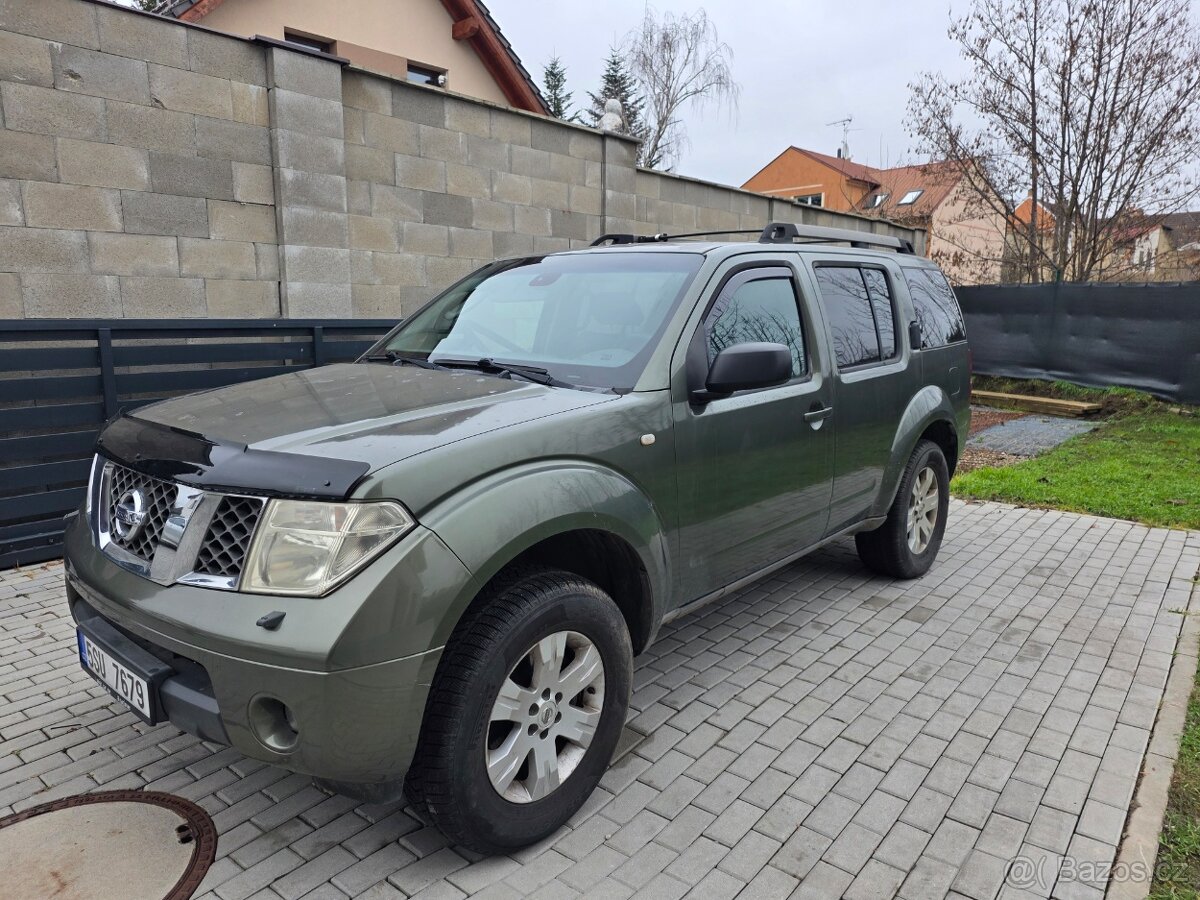 Nissan Pathfinder 2,5 DCi, 4X4,klima, 7 míst, tažné zařízení