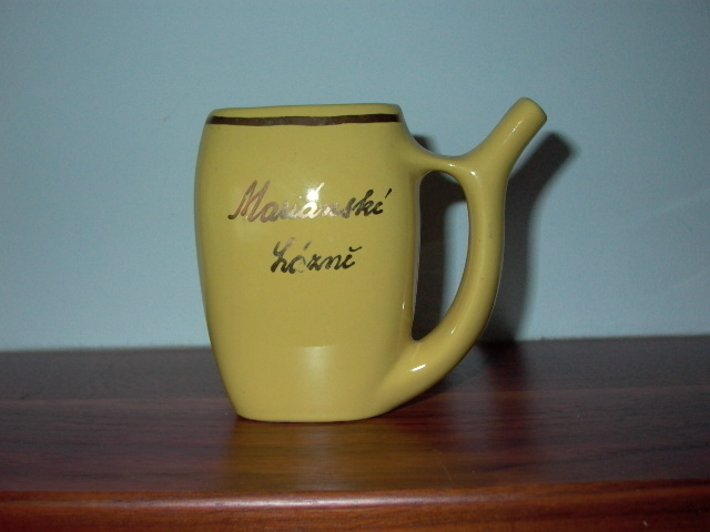 Staré lázeňské porcelánové pítko