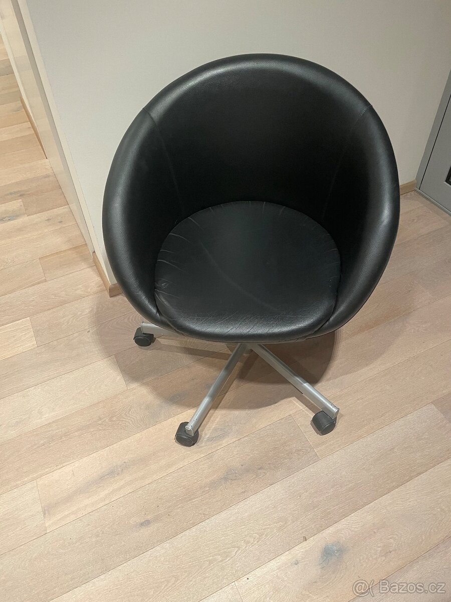 Otočné křeslo Ikea