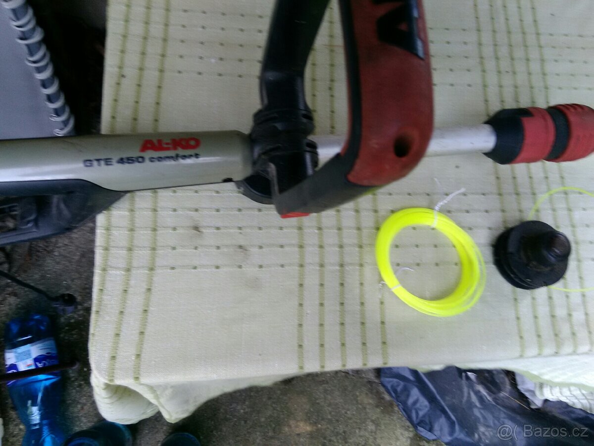 Strunový křovinořez