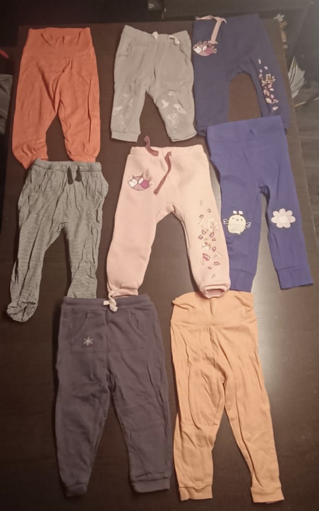 Dětské tepláky 12-18m 8ks