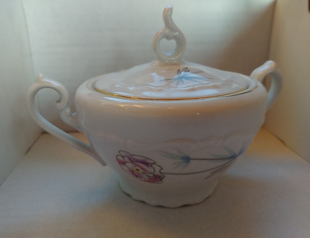 cukřenka; mlékovka; starožitnost