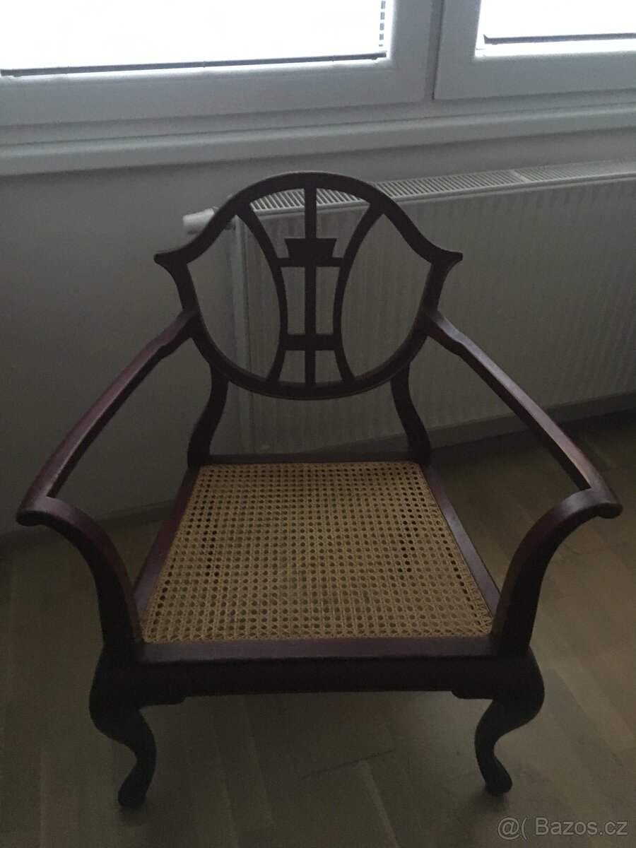 Starožitná židle