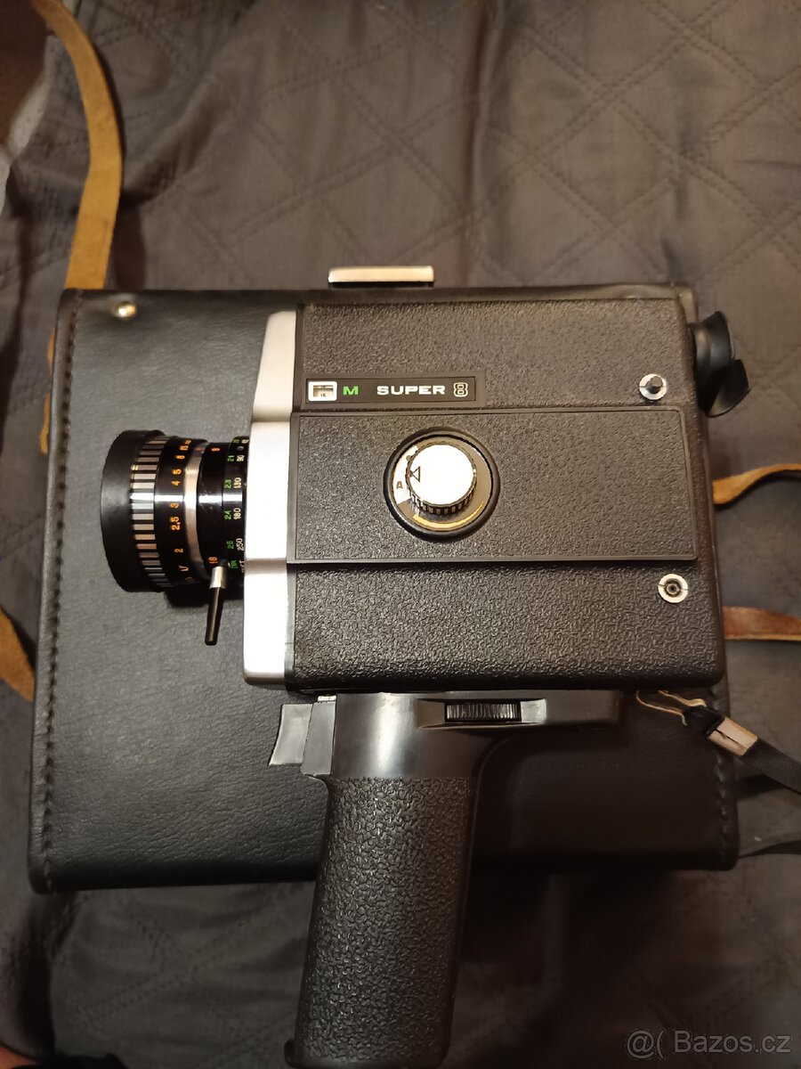 Stará kamera Lomo Super 8