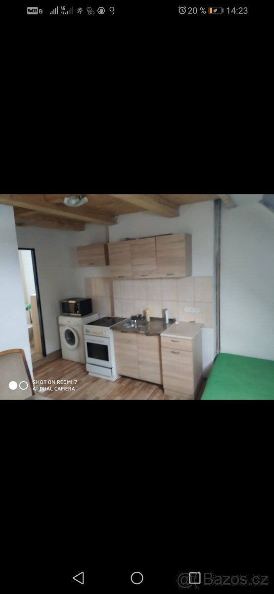 Pronajmu 1+1 dvoupatrový byt na Pískách