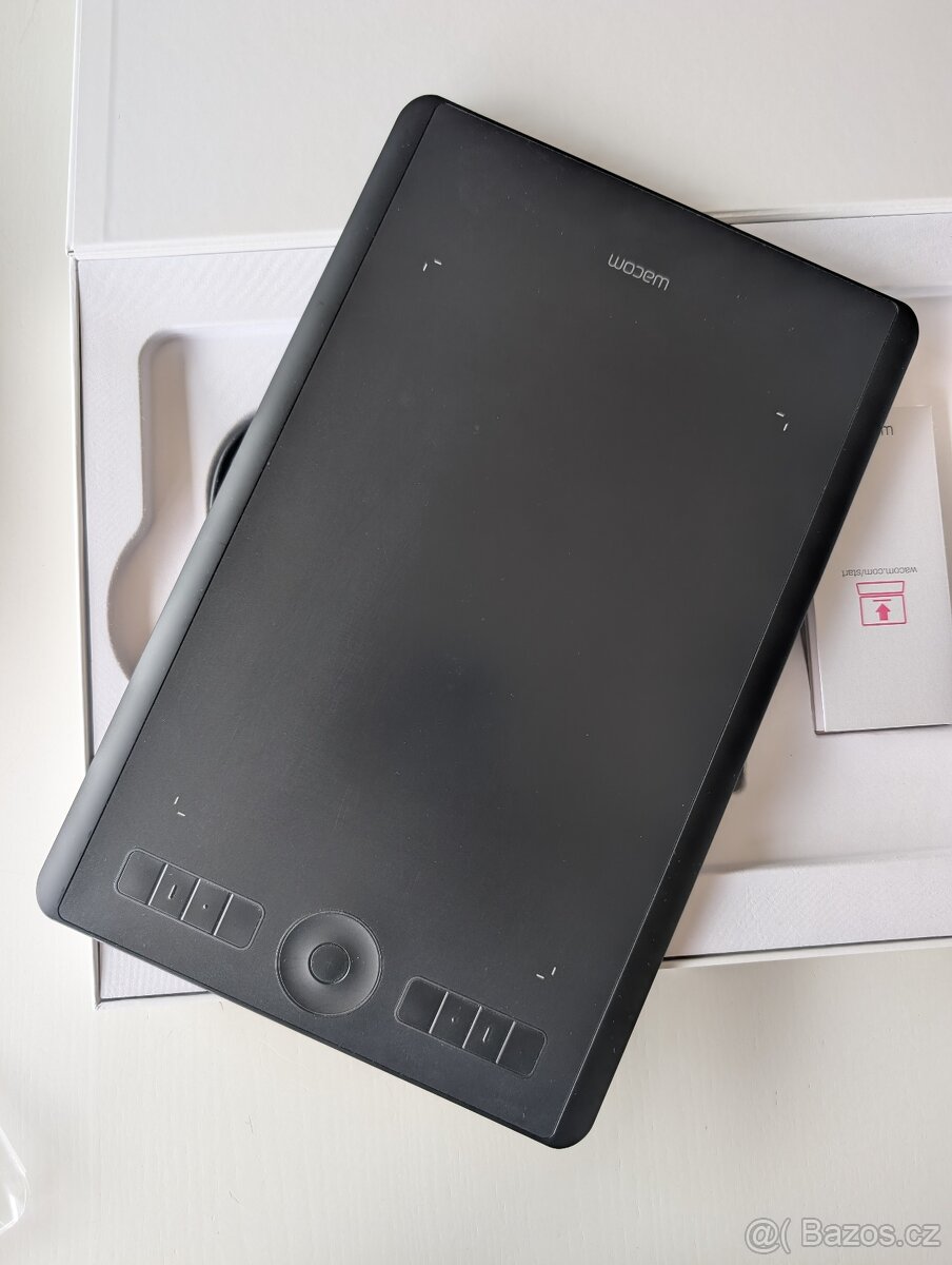 Grafický tablet Wacom Intuos Pro M (PTH-660) – výborný stav
