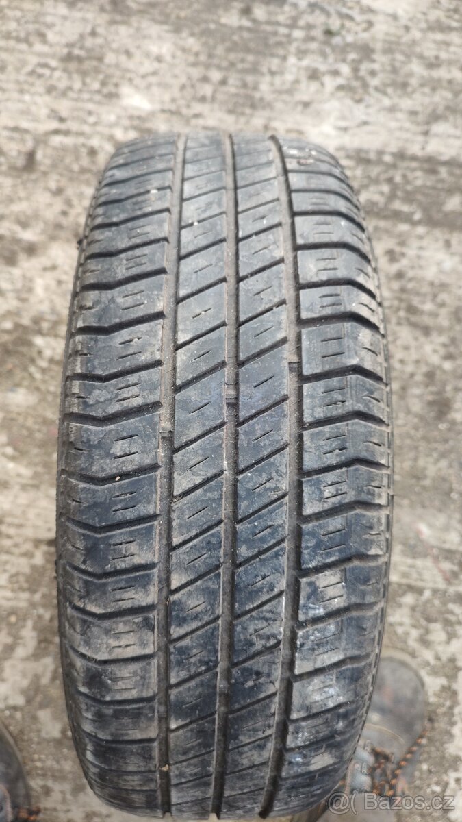 Pneu 195/60 r14