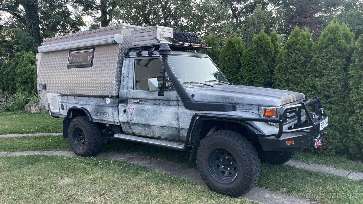 Toyota Land Cruiser HZJ 79