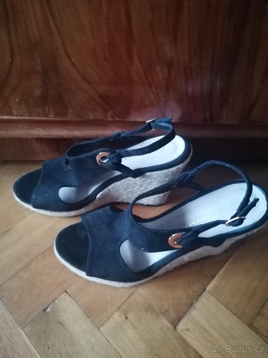 Sandály (espadrilky) na klínku vel. 40