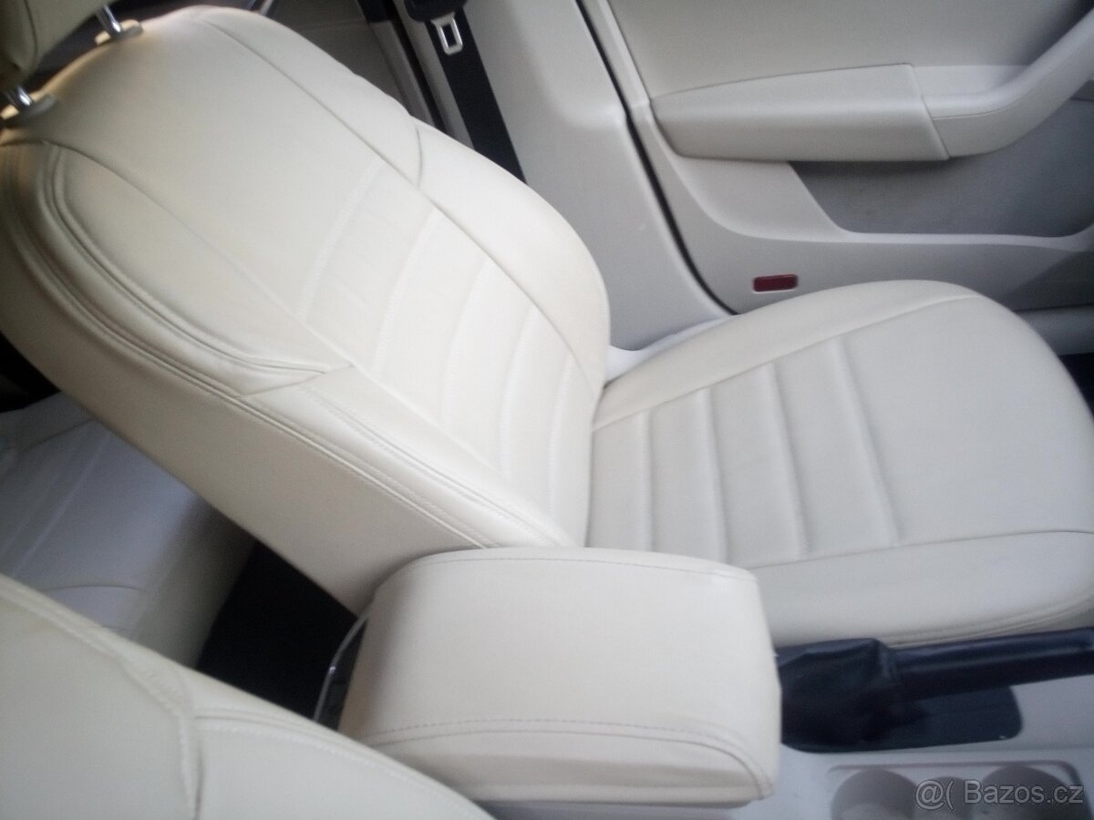 Škoda OCTÁVIA III , kožené sedadla