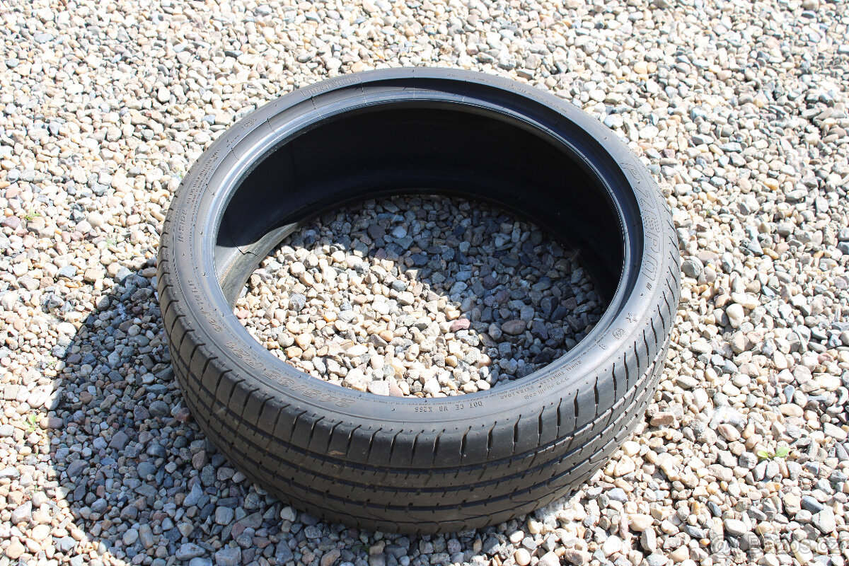Prodám 1ks letní pneu Pirelli P-ZERO 245/35/21 96Y RUN/FLAT