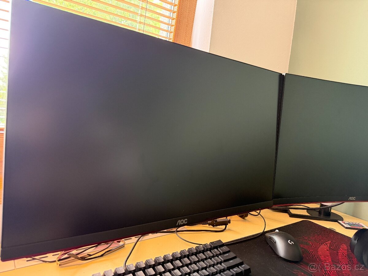 Monitory AOC