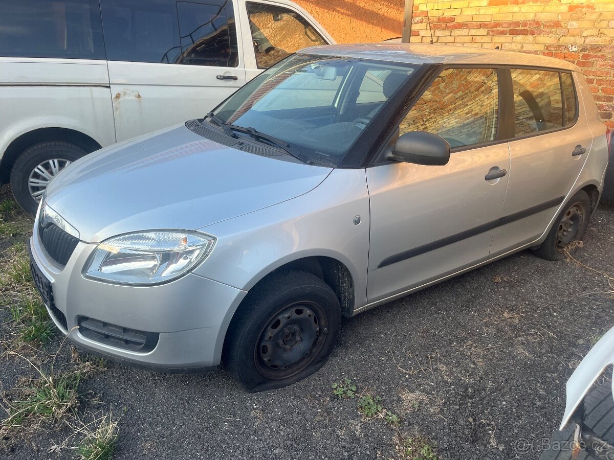 Škoda Fabia 2 II 1.2 6v CHF 44kw 2009 9102 9156 díly z vozu