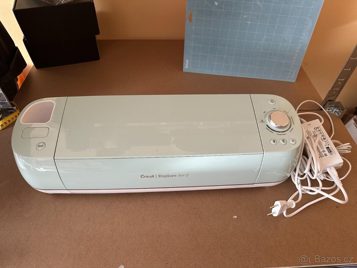 Řezací plotr Cricut Explore Air 2 + podložka