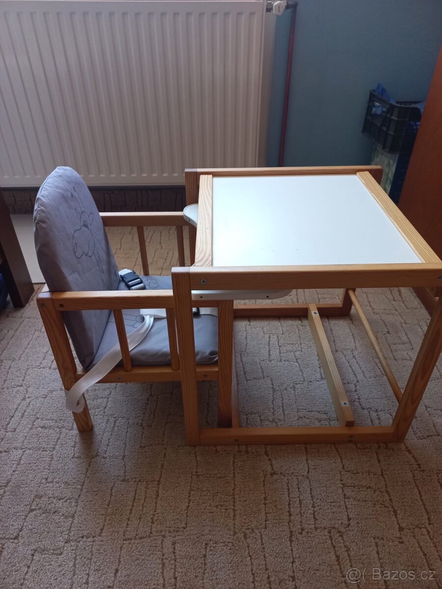 Dětská jídelní rozkládací židlička