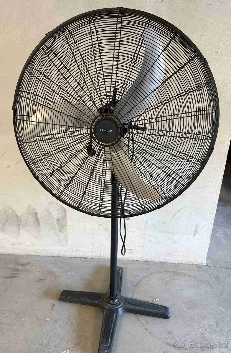 Větrák - Ventilátor stojanový ø 81 × 145 cm černý