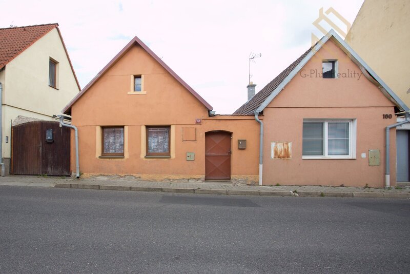 Prodej rodinného domu 2+1, o celkové výměře 126 m2, obec Tře