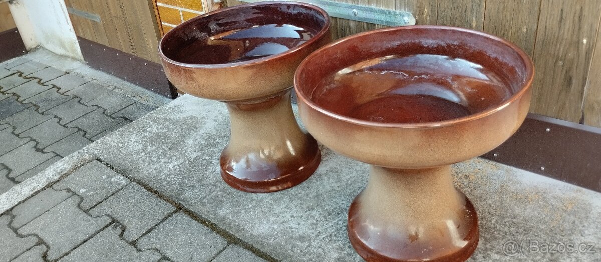 Kameninové kvwtináče