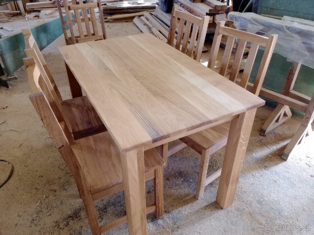 Dubový jídelní stůl a židle