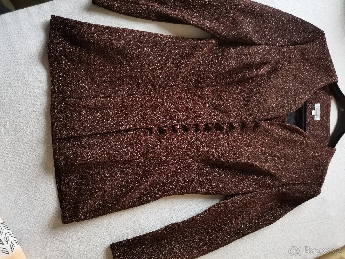 SPOLEČENSKÝ KOSTÝMEK