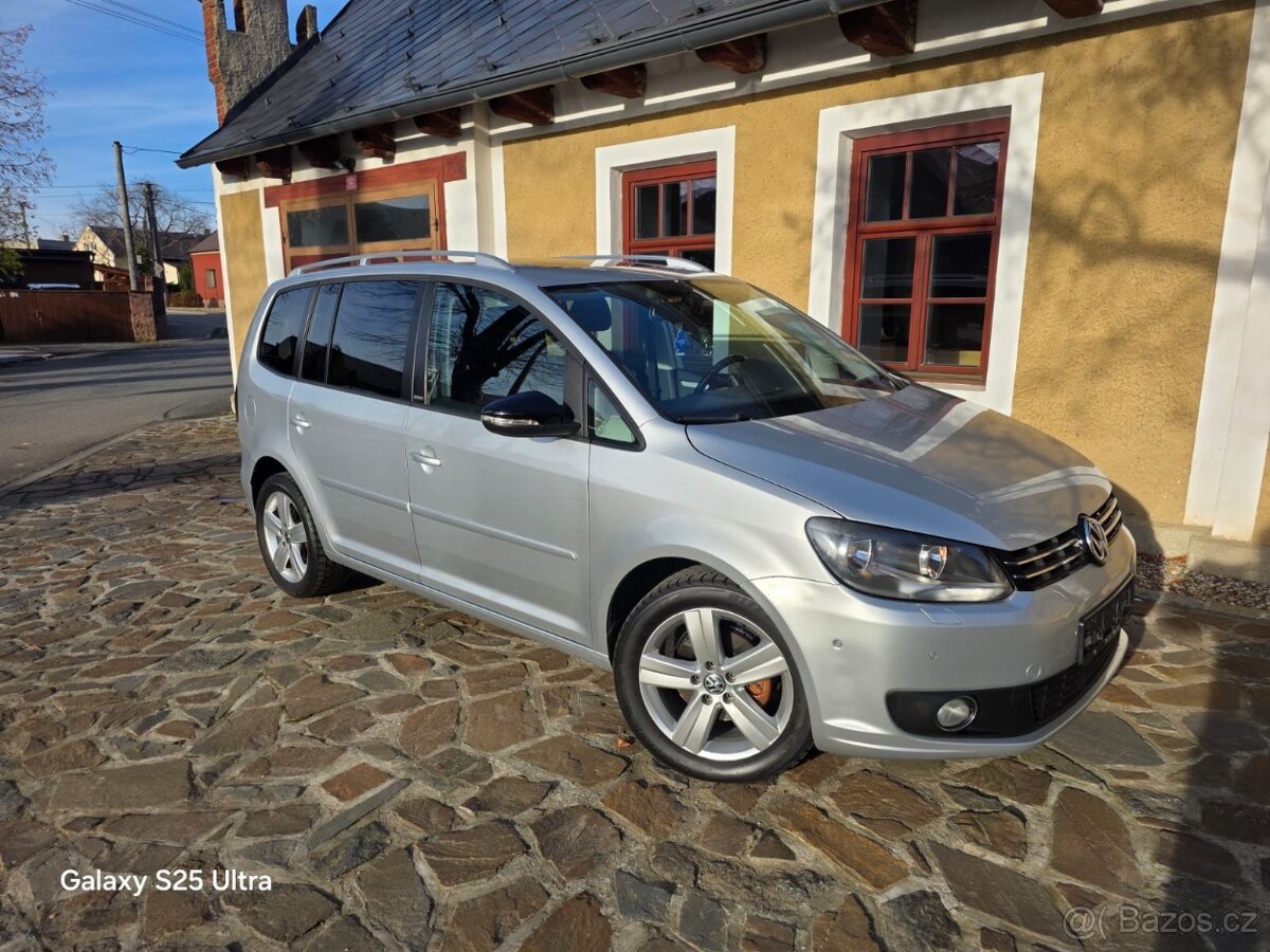 Volkswagen Touran 1.4 103 KW 7 míst 2012
