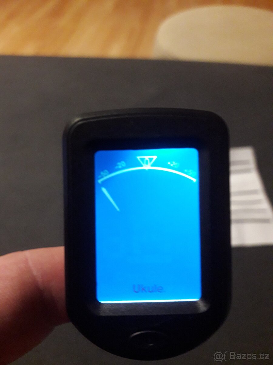 Digitální kytarová ladička, nová