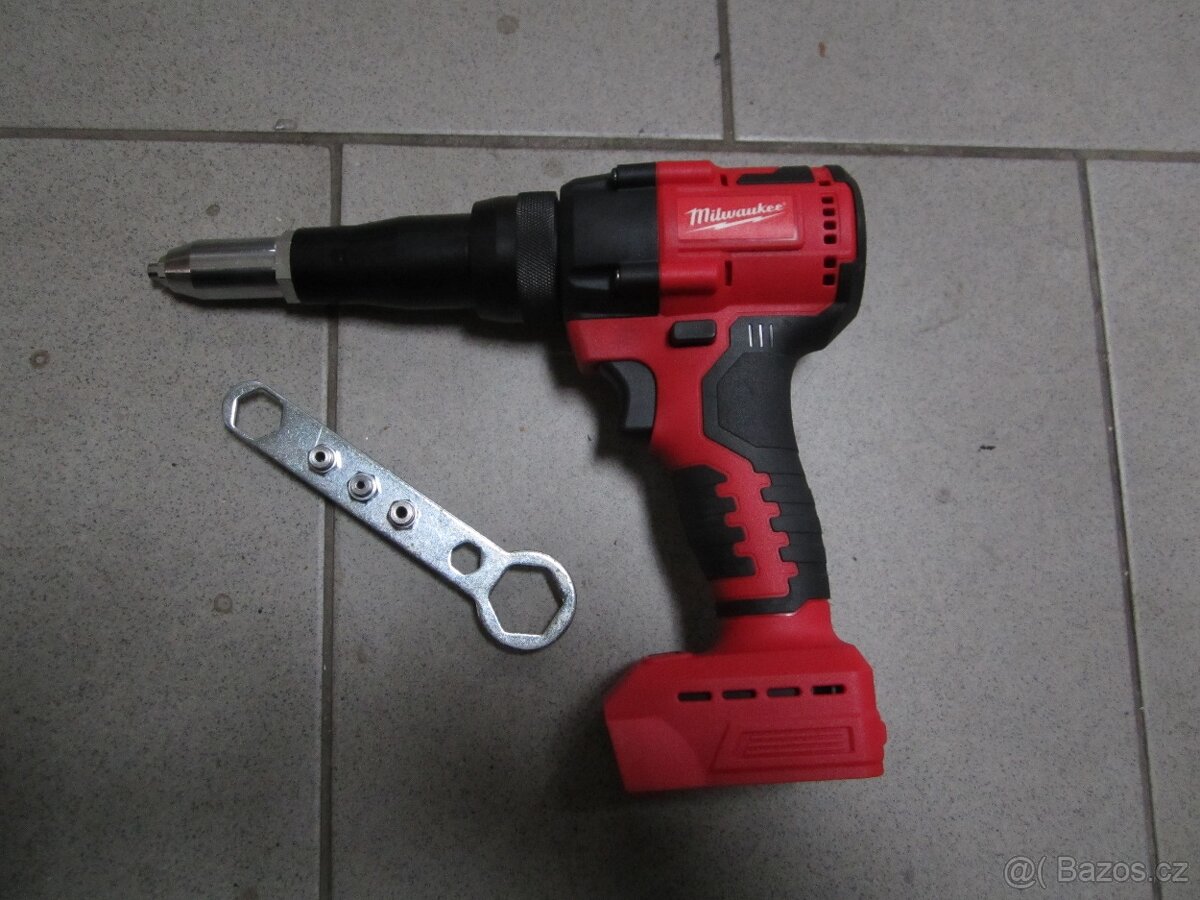 Aku nýtovačka nová