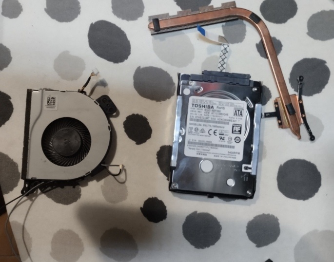 Prodám notebookové díly (základní deska NM-B321, HDD, bateri