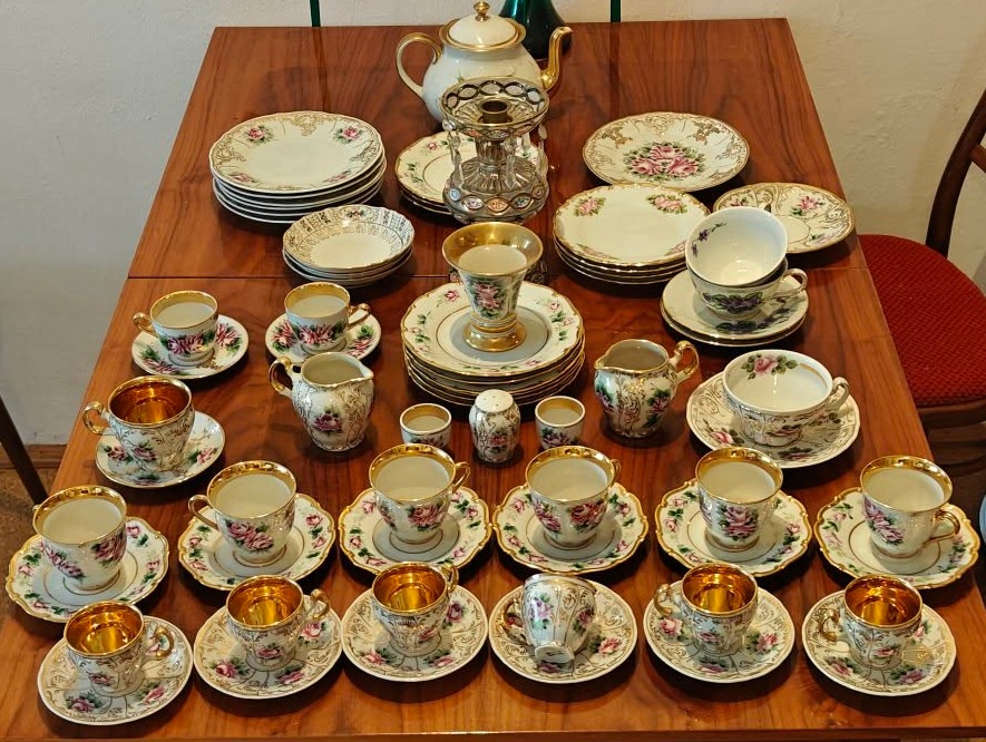 RUČNĚ MALOVANÝ PORCELÁN