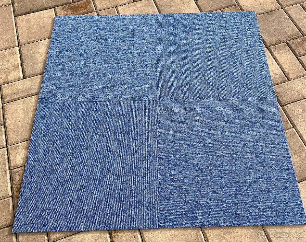 Kobercové čtverce - středně modrá barva - 20 m2