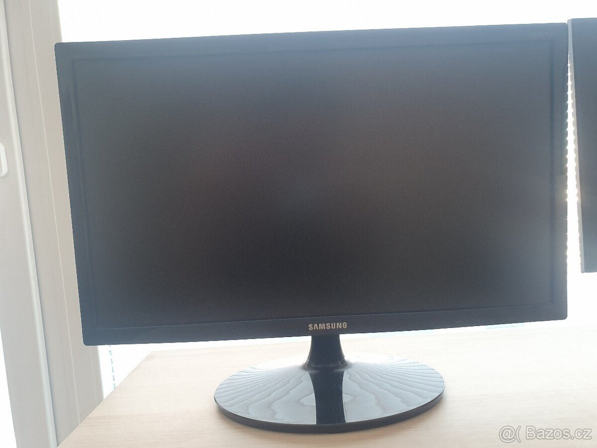 Daruji monitor Samsung