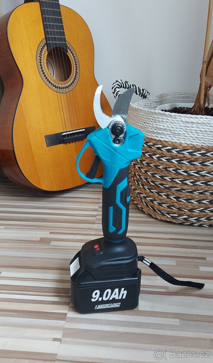 Aku elektrické zahradní nůžky, pro Aku Makita 18V.
