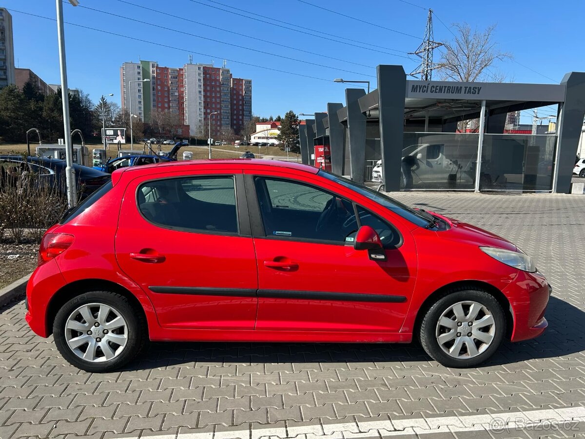 PRODÁM Peugeot 207 1.4i 70KW rok 2009 najeto 110 tis.km poct