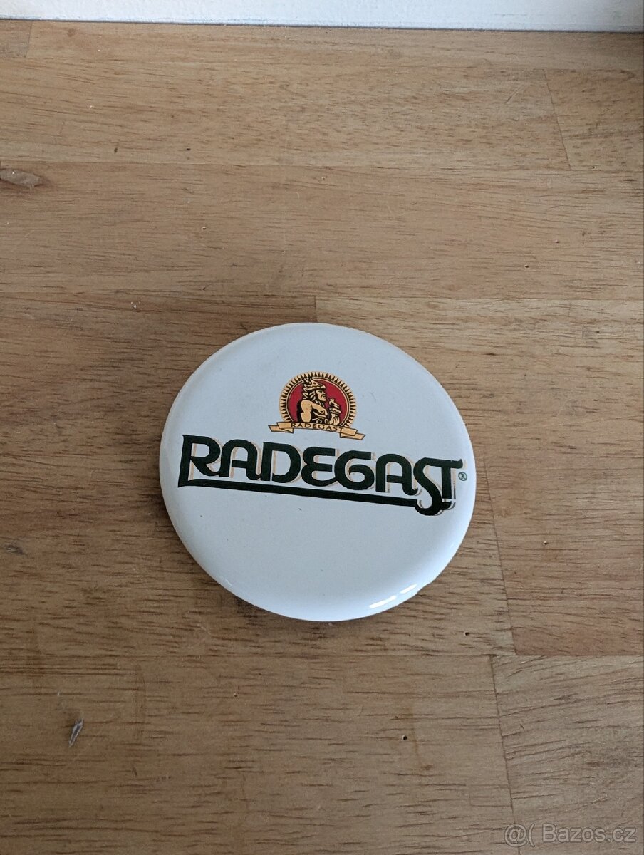 Výčepní plakety porcelánové Radegast Gambrinus, pípa kobra