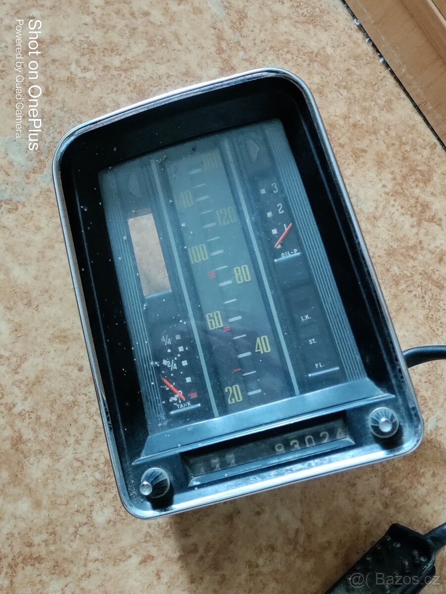 TACHOMETR NA MERCEDES BENZ W110 - 1960/1972