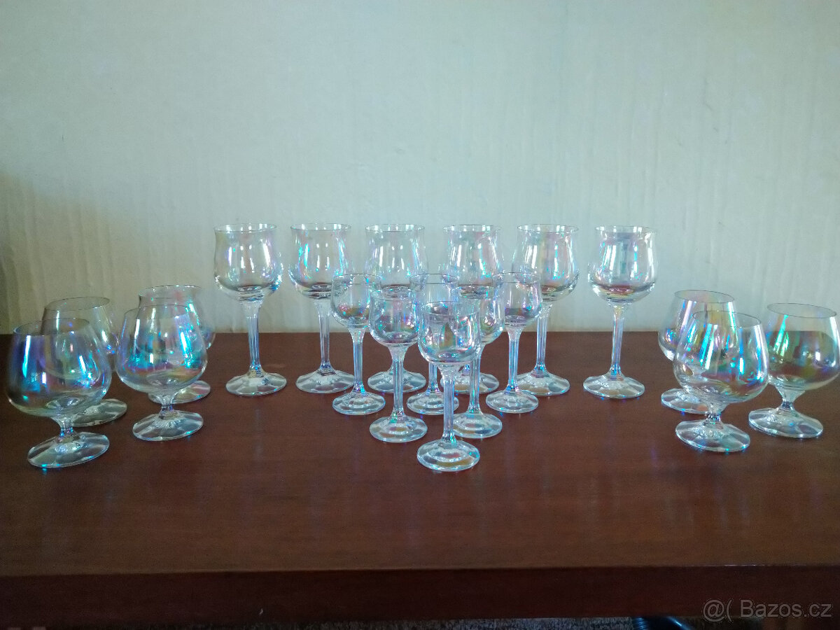 Sada skleniček z Československa