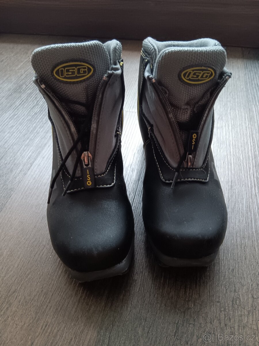 Běžky KAZAMA 140cm šupiny +hůlky +boty 35