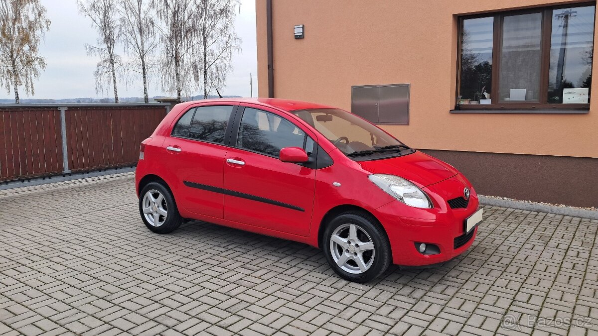 Toyota Yaris, 1.0i / Plný Servis Toyota