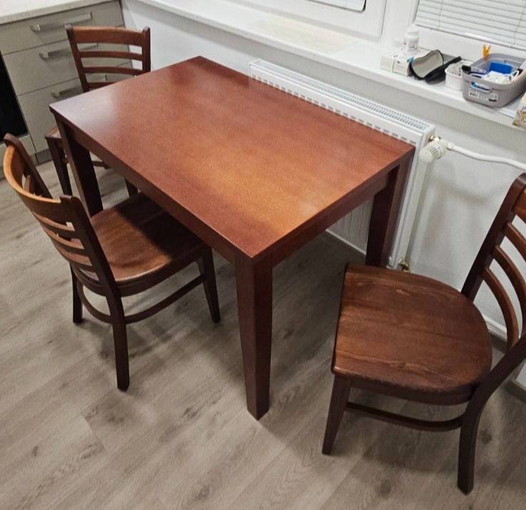 Kuchynsky stul plus 3 židle TON Bystřice