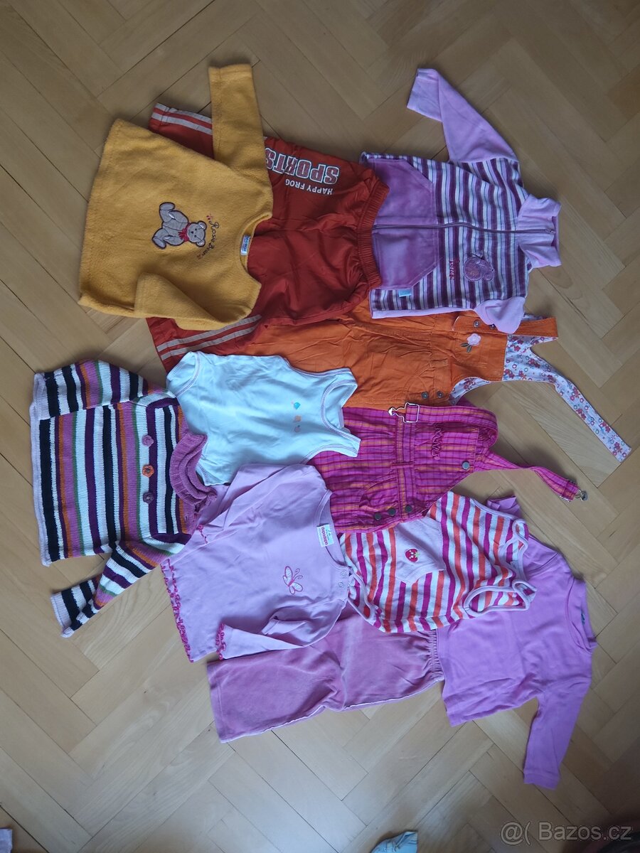 Oblečení pro holčičku vel. 12 - 18 měs.