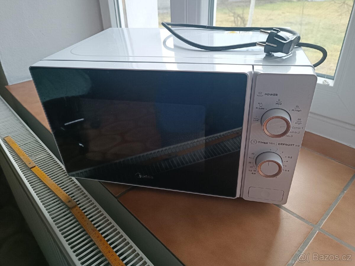 Mikrovlnná trouba MIDEA MG720C2AT