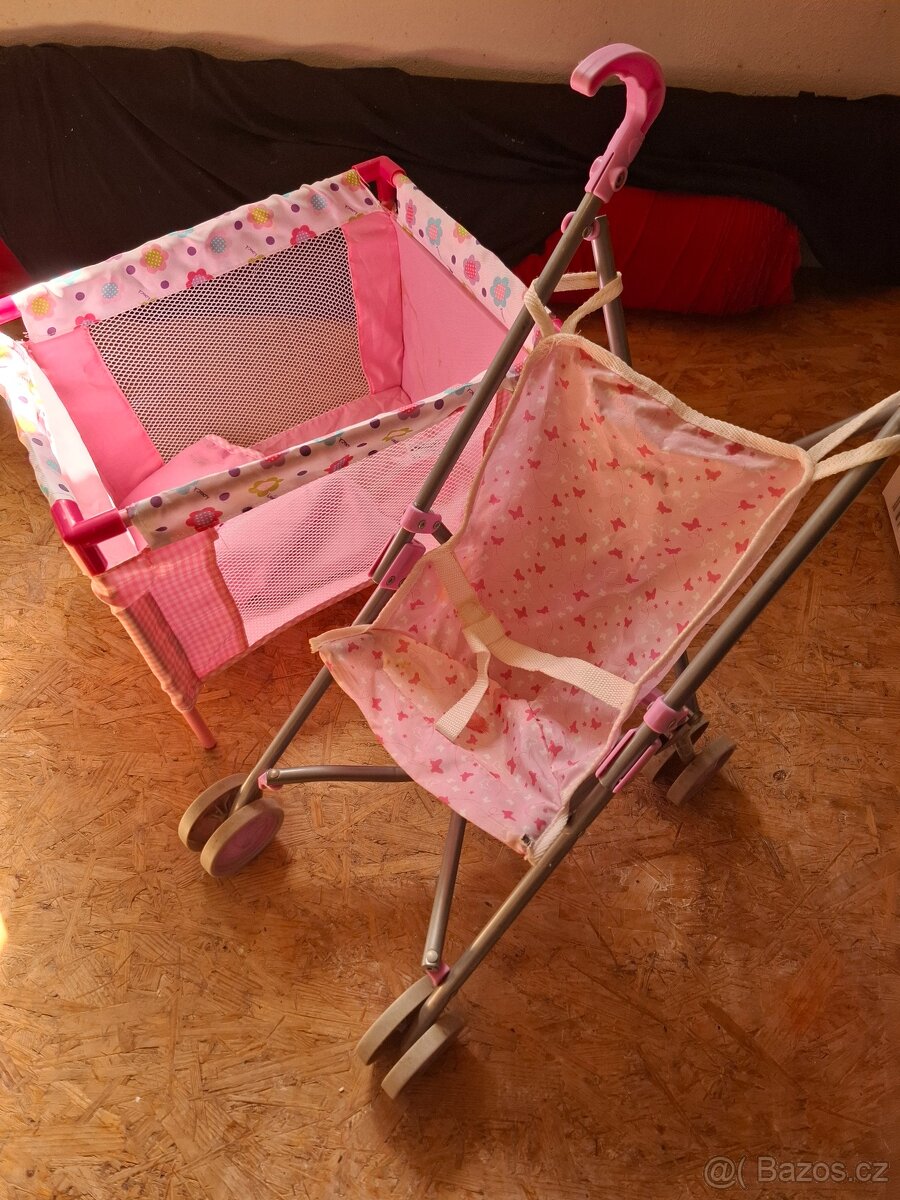 Kočárek a postýlka pro panenky