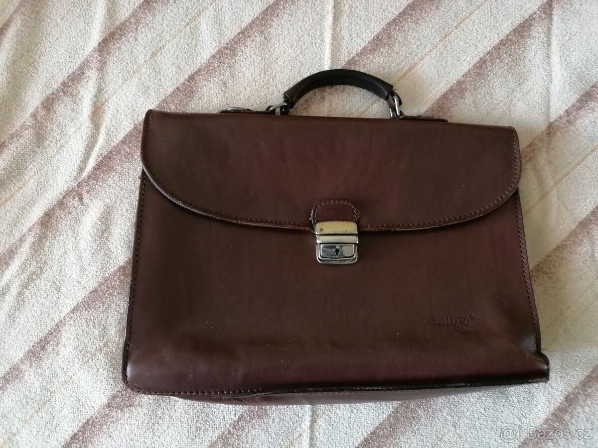 Hnědá kožená aktovka