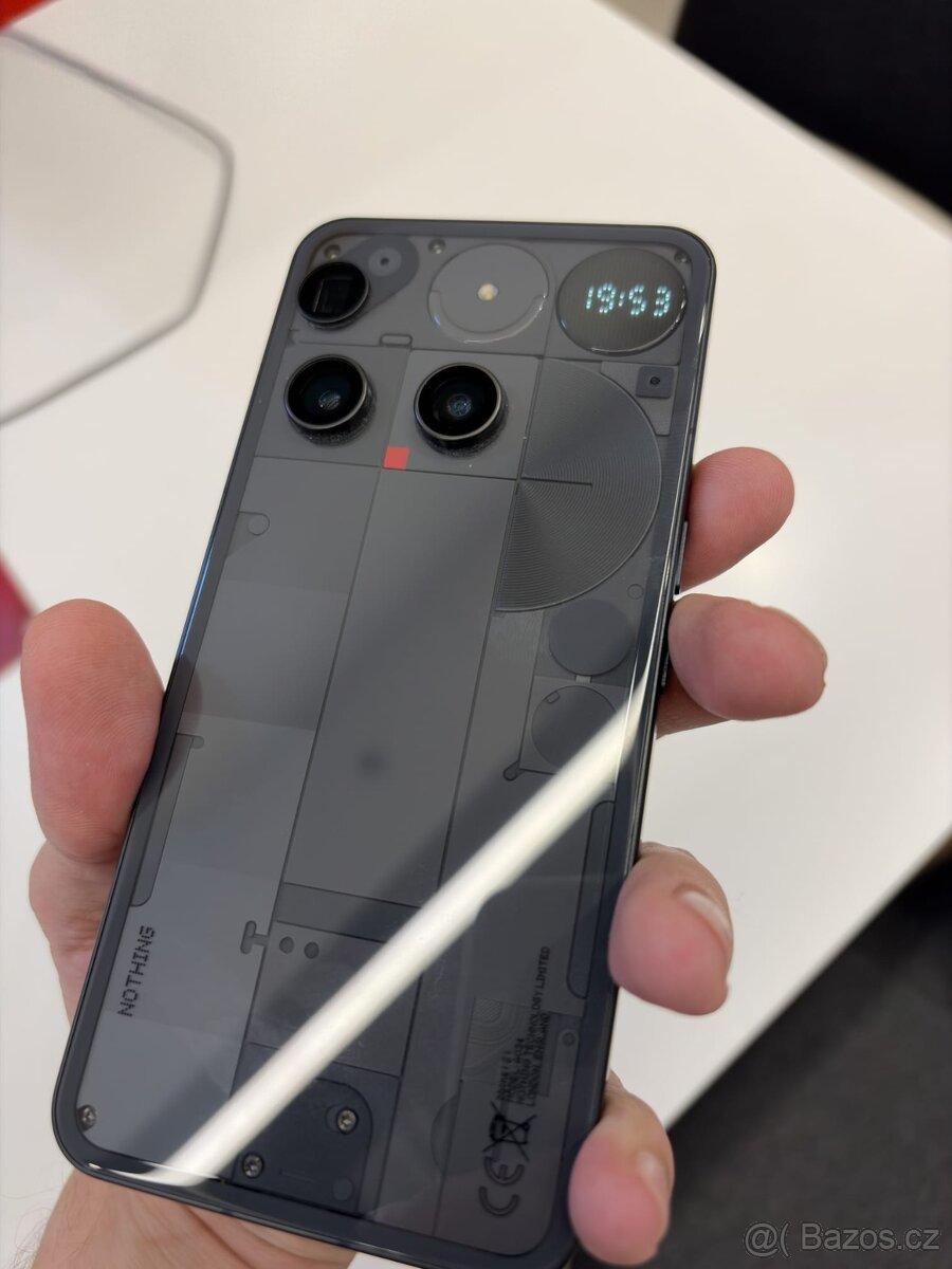 Prodám Nothing Phone 3 12/256
