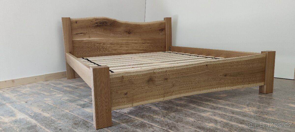 Manželská posteľ z dubového dreva 2